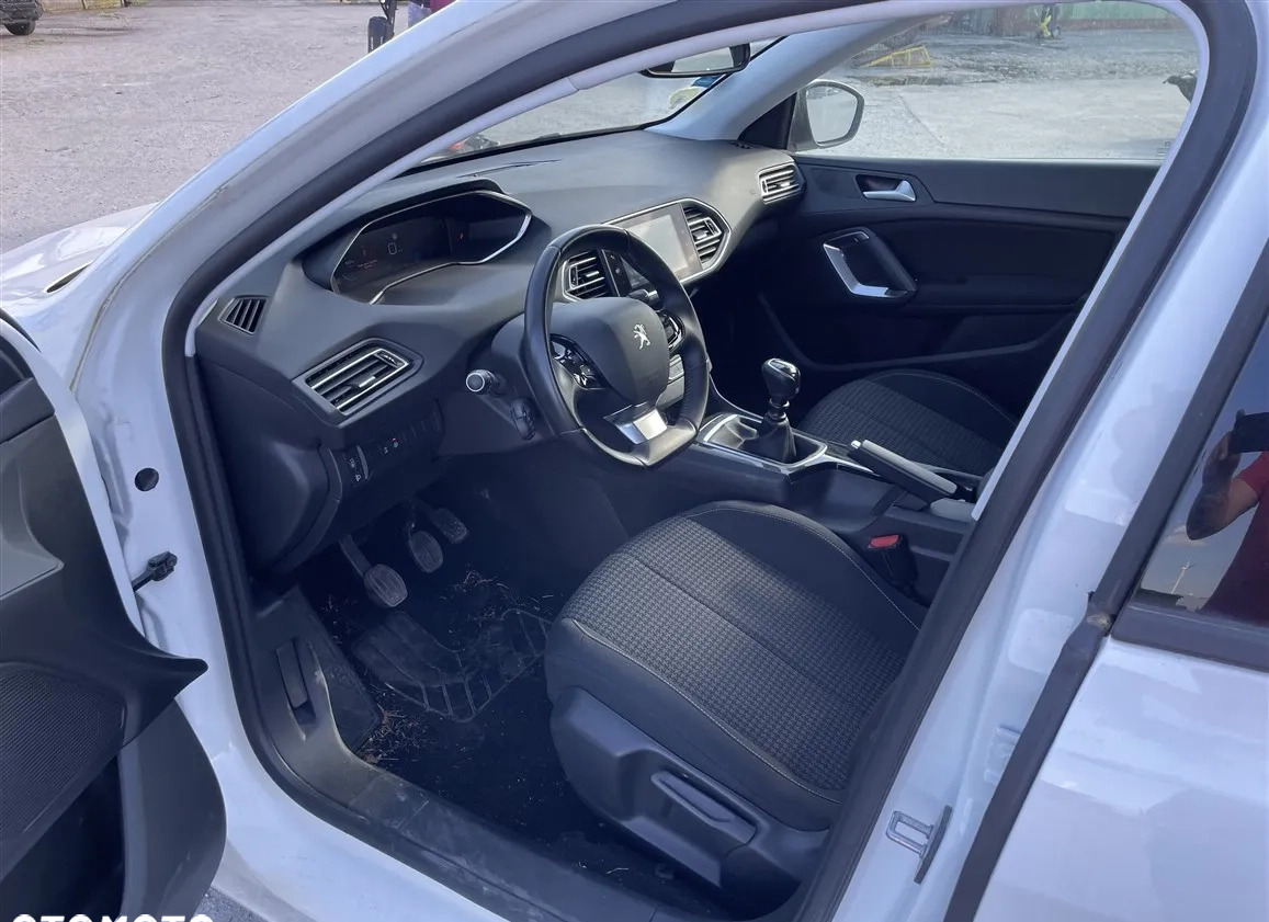 Peugeot 308 cena 33750 przebieg: 68000, rok produkcji 2020 z Wyrzysk małe 529